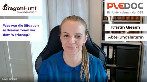 Abteilungsleiterin Kristin Giesen von Pledoc im Gespräch mit Jasmin
